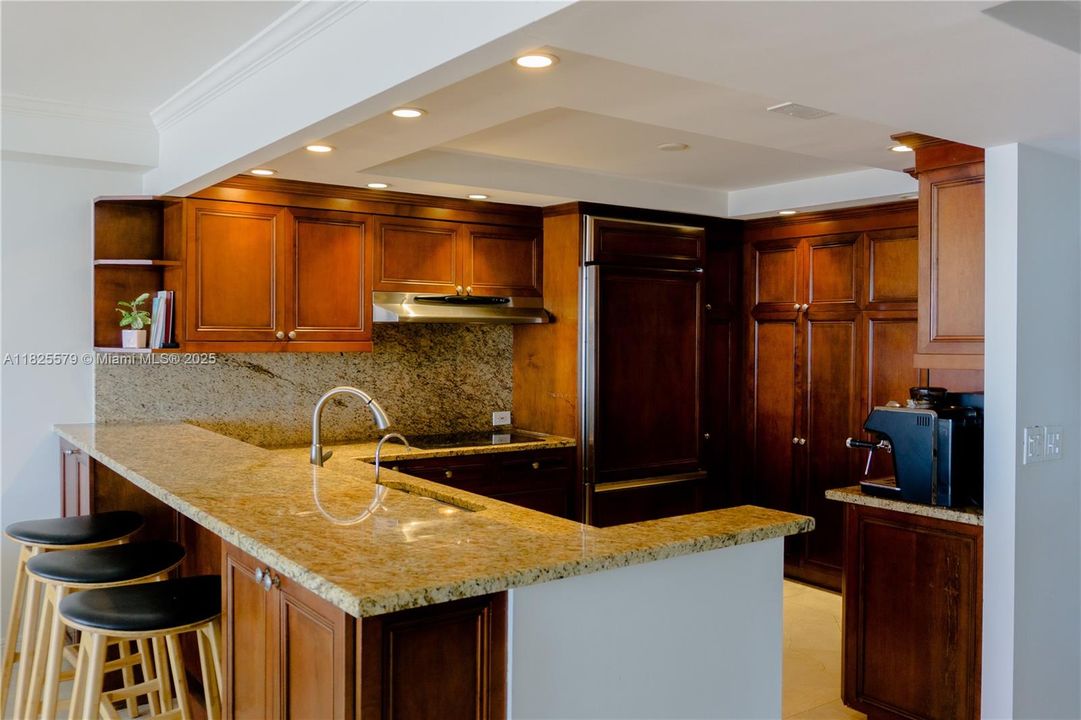 待售: $1,400,000 (2 贝兹, 2 浴室, 1882 平方英尺)