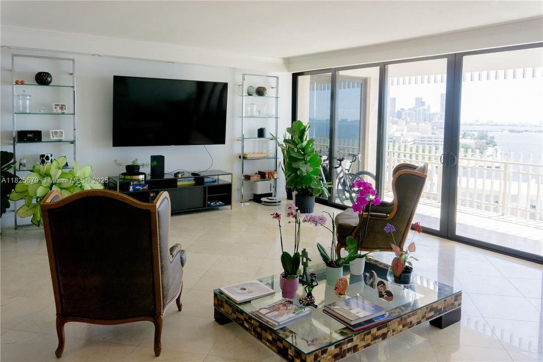 待售: $1,400,000 (2 贝兹, 2 浴室, 1882 平方英尺)