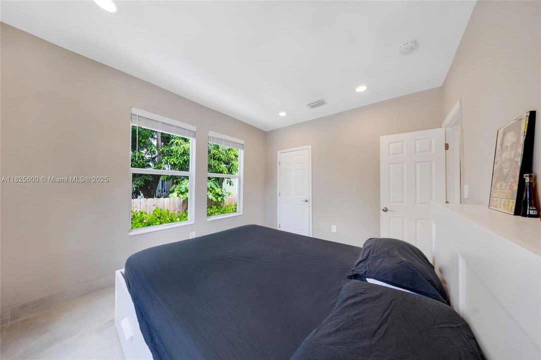 For Sale: $1,290,000 (3 beds, 2 baths, 1456 Square Feet)