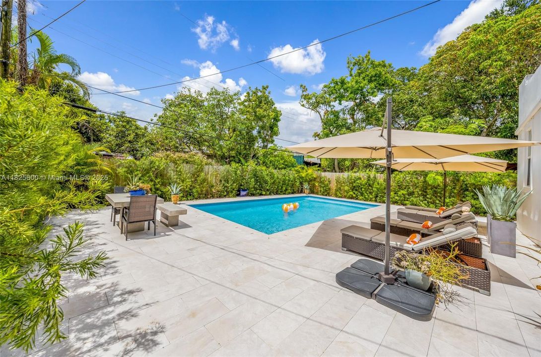 For Sale: $1,290,000 (3 beds, 2 baths, 1456 Square Feet)