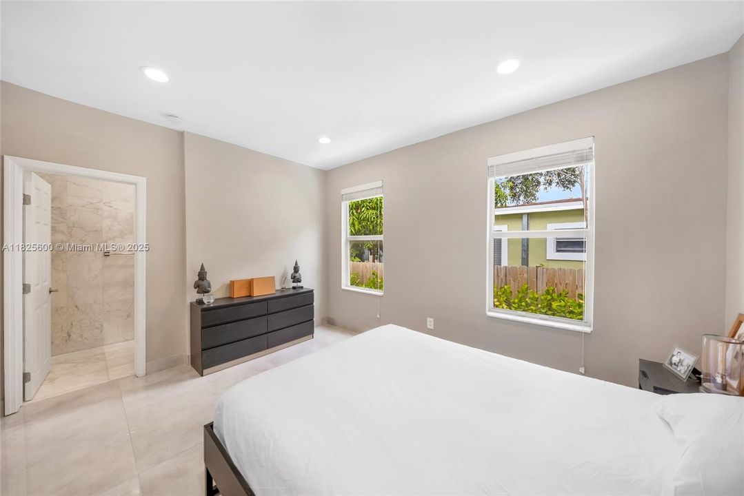 For Sale: $1,290,000 (3 beds, 2 baths, 1456 Square Feet)