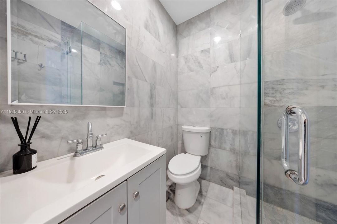 For Sale: $1,290,000 (3 beds, 2 baths, 1456 Square Feet)