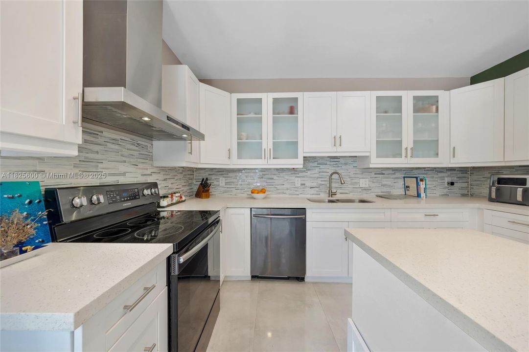 For Sale: $1,290,000 (3 beds, 2 baths, 1456 Square Feet)