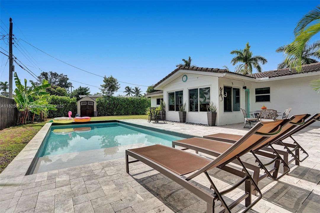 合同活跃: $5,000 (3 贝兹, 2 浴室, 1413 平方英尺)