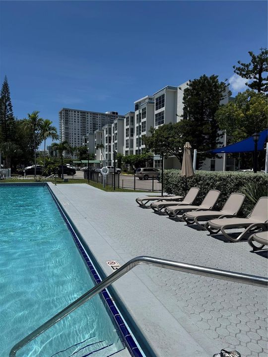 For Sale: $220,000 (1 beds, 1 baths, 536 Square Feet)
