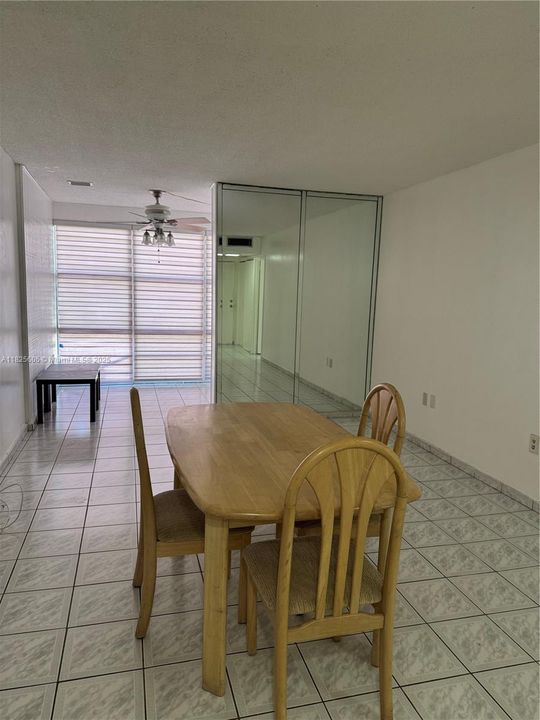 For Sale: $220,000 (1 beds, 1 baths, 536 Square Feet)