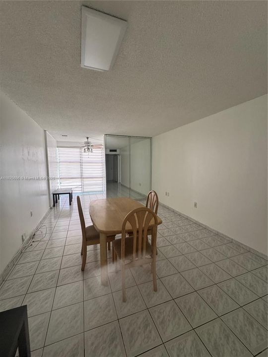For Sale: $220,000 (1 beds, 1 baths, 536 Square Feet)
