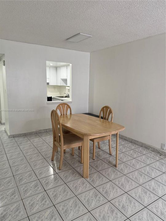 For Sale: $220,000 (1 beds, 1 baths, 536 Square Feet)