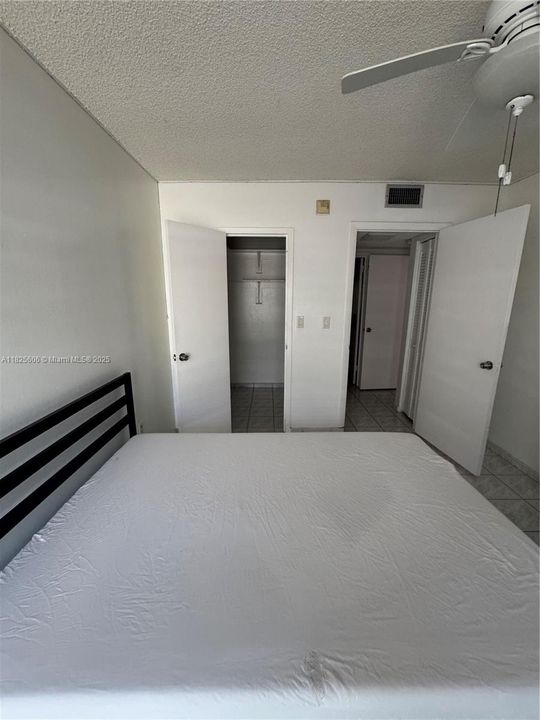 For Sale: $220,000 (1 beds, 1 baths, 536 Square Feet)