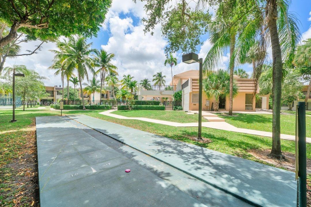 Под контрактом: $286,000 (2 спален, 1 ванн, 792 Квадратных фут)