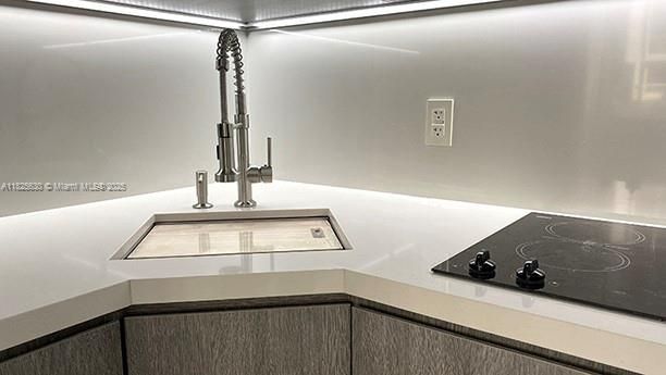 For Sale: $450,000 (0 beds, 1 baths, 324 Square Feet)