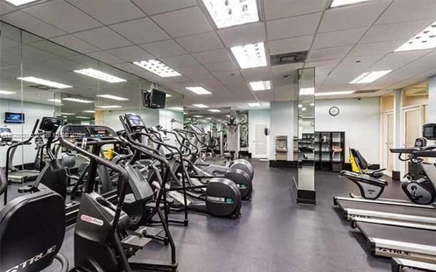 For Sale: $450,000 (0 beds, 1 baths, 324 Square Feet)