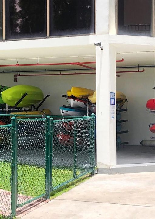 For Sale: $450,000 (0 beds, 1 baths, 324 Square Feet)