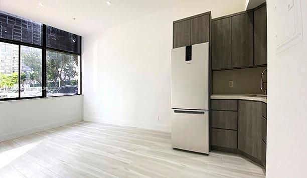 For Sale: $450,000 (0 beds, 1 baths, 324 Square Feet)