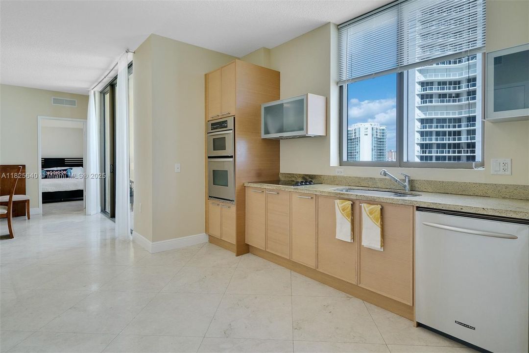 En Venta: $960,000 (2 camas, 2 baños, 1798 Pies cuadrados)