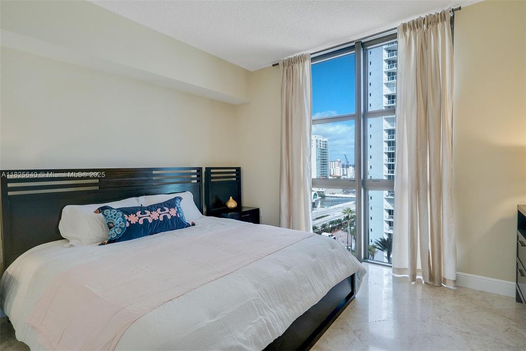 En Venta: $960,000 (2 camas, 2 baños, 1798 Pies cuadrados)