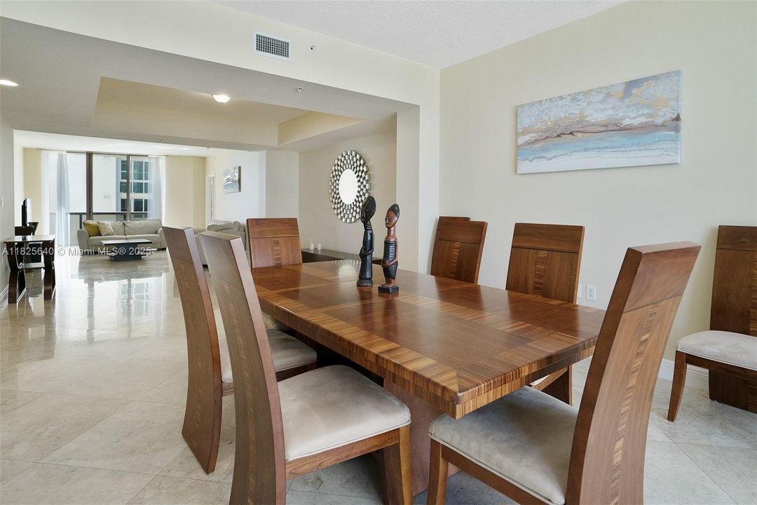 En Venta: $960,000 (2 camas, 2 baños, 1798 Pies cuadrados)