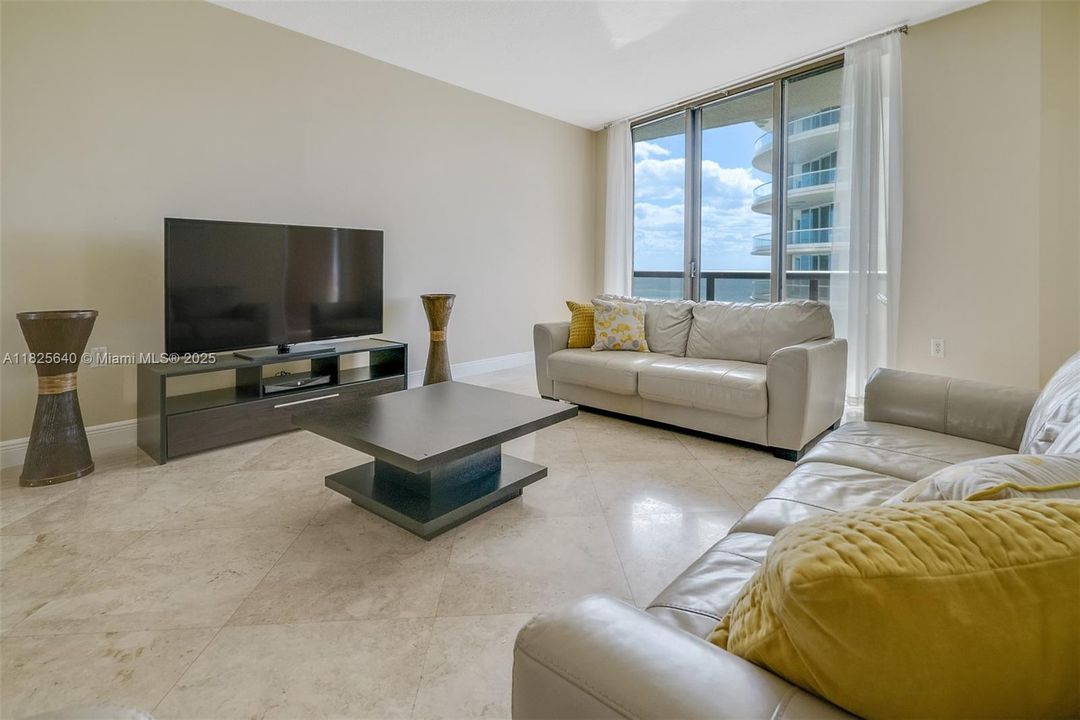 En Venta: $960,000 (2 camas, 2 baños, 1798 Pies cuadrados)