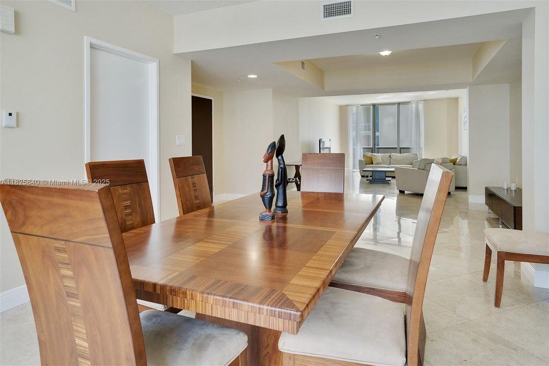 En Venta: $960,000 (2 camas, 2 baños, 1798 Pies cuadrados)