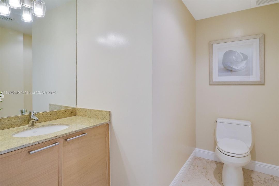 En Venta: $960,000 (2 camas, 2 baños, 1798 Pies cuadrados)