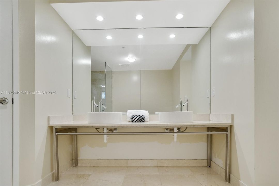 En Venta: $960,000 (2 camas, 2 baños, 1798 Pies cuadrados)