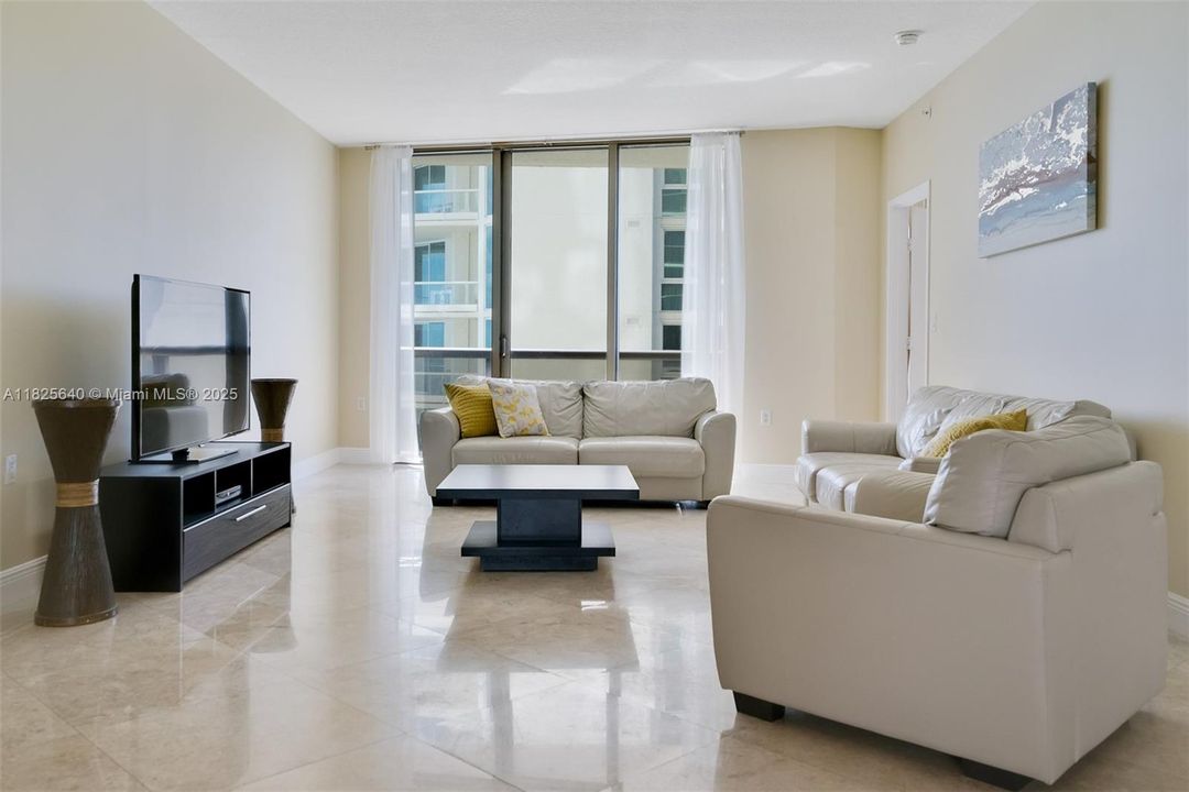 En Venta: $960,000 (2 camas, 2 baños, 1798 Pies cuadrados)