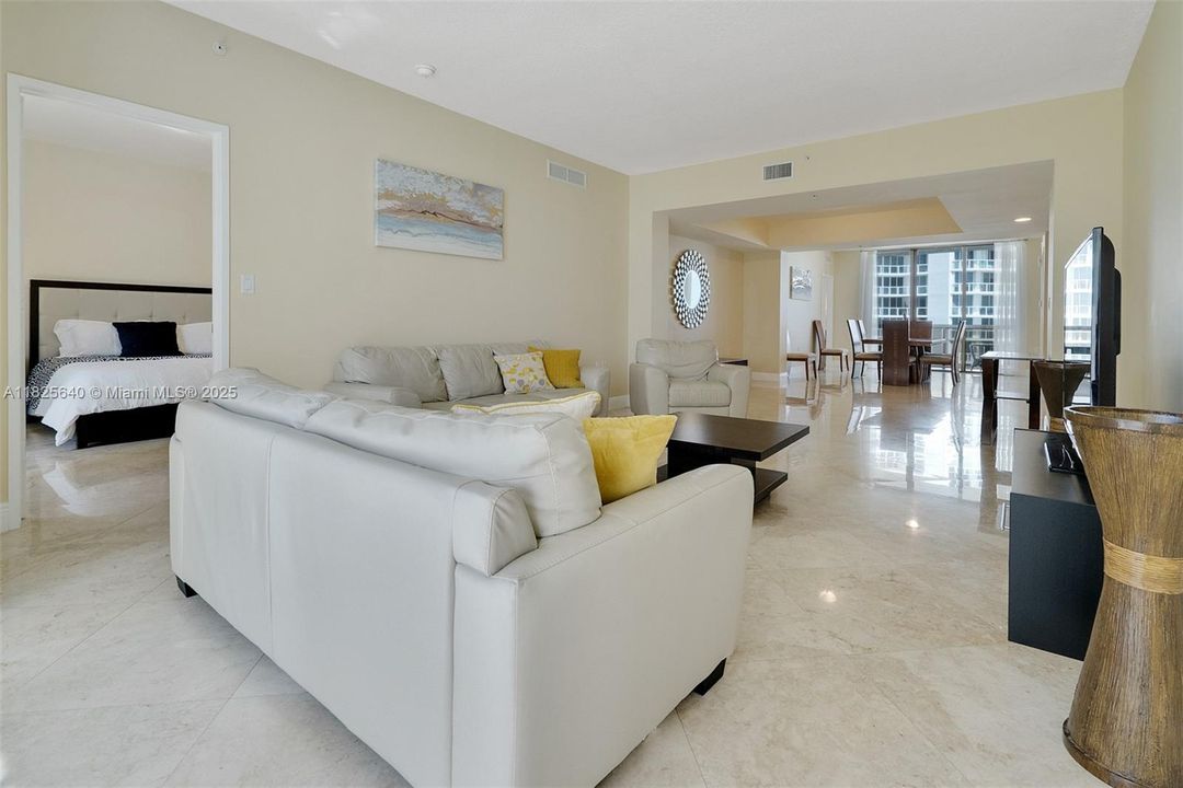 En Venta: $960,000 (2 camas, 2 baños, 1798 Pies cuadrados)