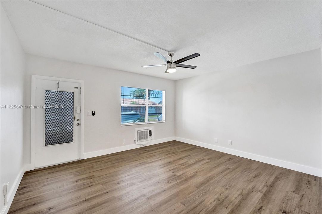 最近售出: $119,900 (1 贝兹, 1 浴室, 600 平方英尺)