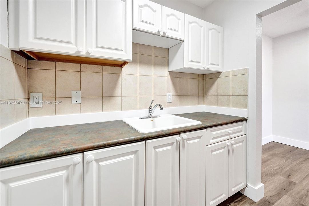 最近售出: $119,900 (1 贝兹, 1 浴室, 600 平方英尺)