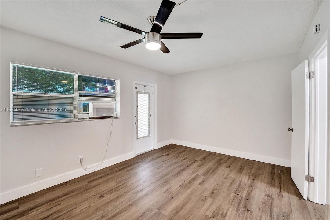 最近售出: $119,900 (1 贝兹, 1 浴室, 600 平方英尺)