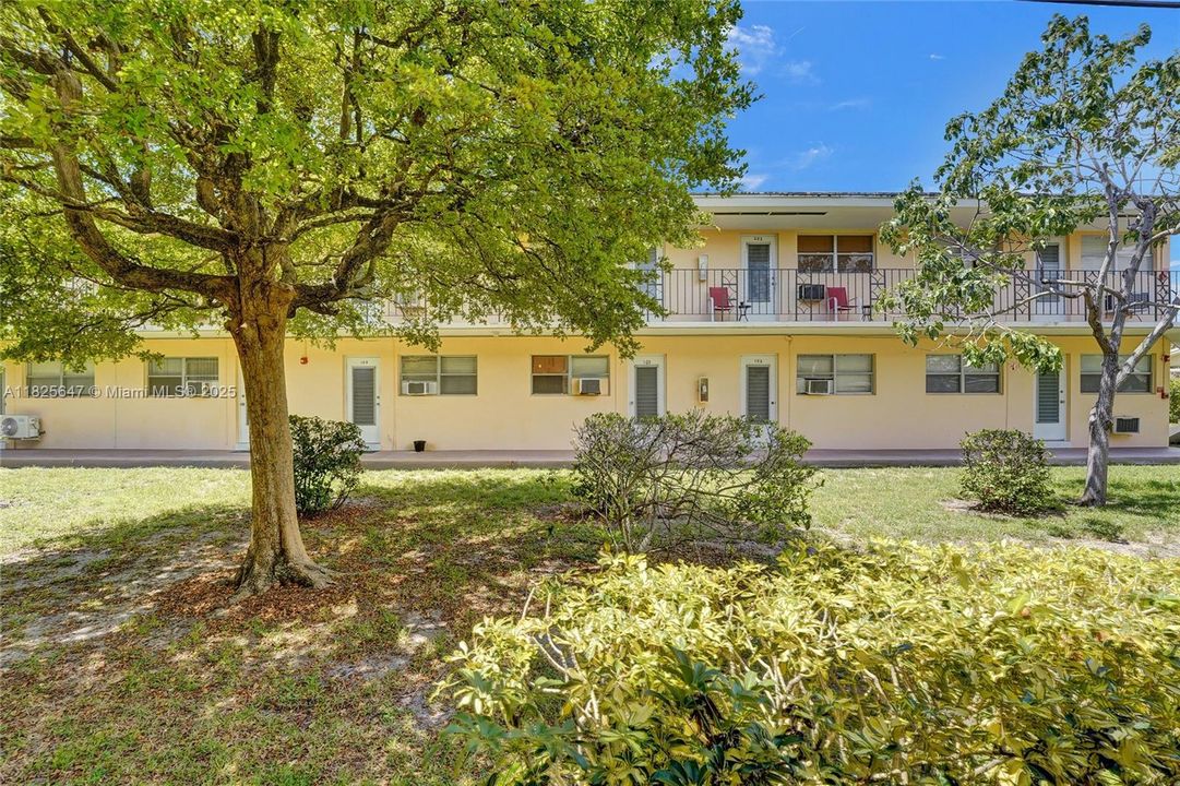 最近售出: $119,900 (1 贝兹, 1 浴室, 600 平方英尺)