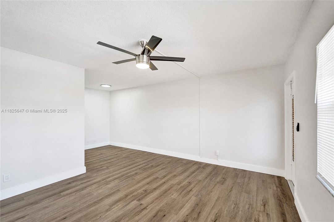 最近售出: $119,900 (1 贝兹, 1 浴室, 600 平方英尺)