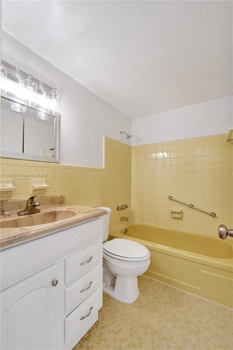 最近售出: $119,900 (1 贝兹, 1 浴室, 600 平方英尺)