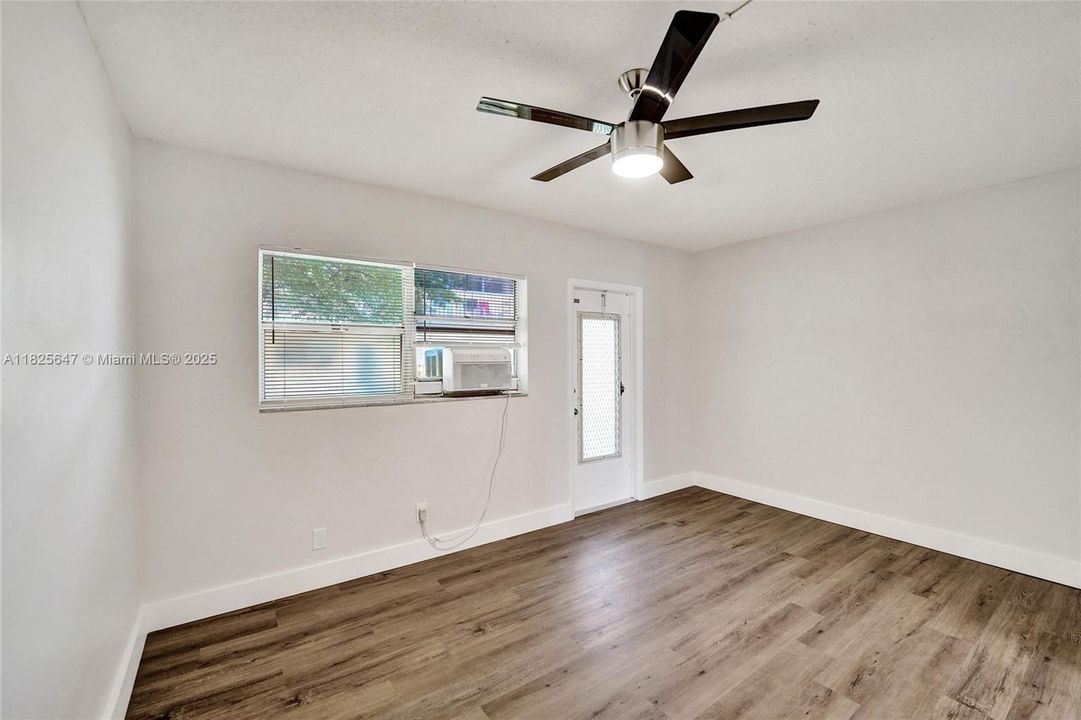 最近售出: $119,900 (1 贝兹, 1 浴室, 600 平方英尺)