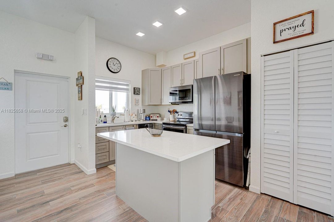 最近租的: $2,900 (1 贝兹, 1 浴室, 0 平方英尺)