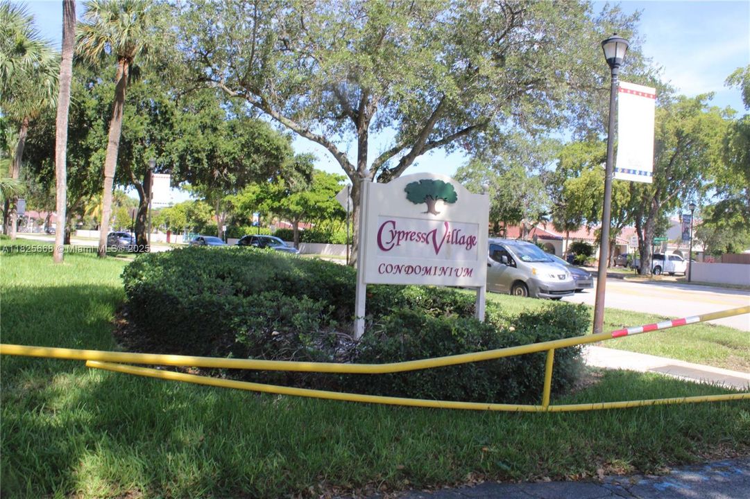 待售: $305,000 (2 贝兹, 2 浴室, 918 平方英尺)