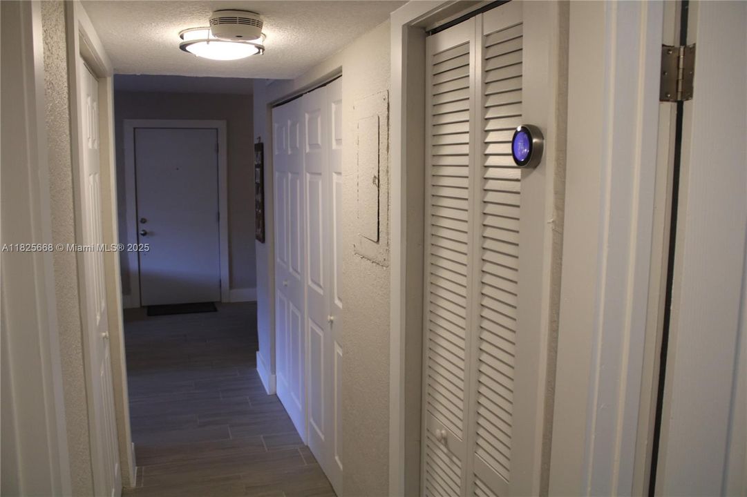 待售: $305,000 (2 贝兹, 2 浴室, 918 平方英尺)