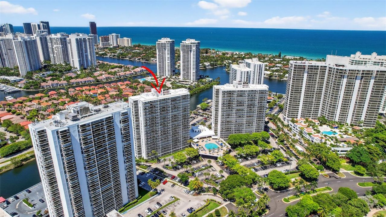 Recently Sold: $335,000 (2 beds, 2 baths, 1068 Square Feet)