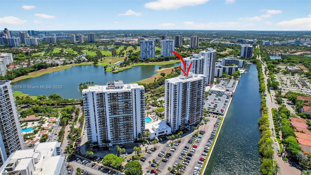 Recently Sold: $335,000 (2 beds, 2 baths, 1068 Square Feet)