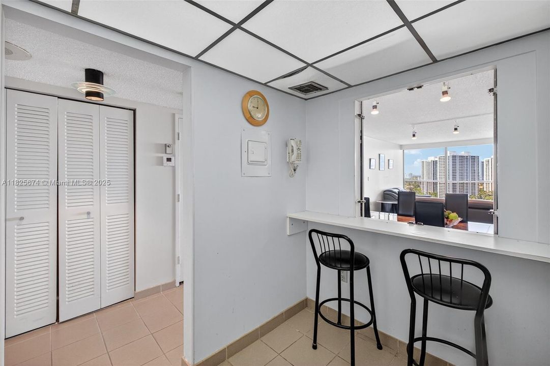 Recently Sold: $335,000 (2 beds, 2 baths, 1068 Square Feet)