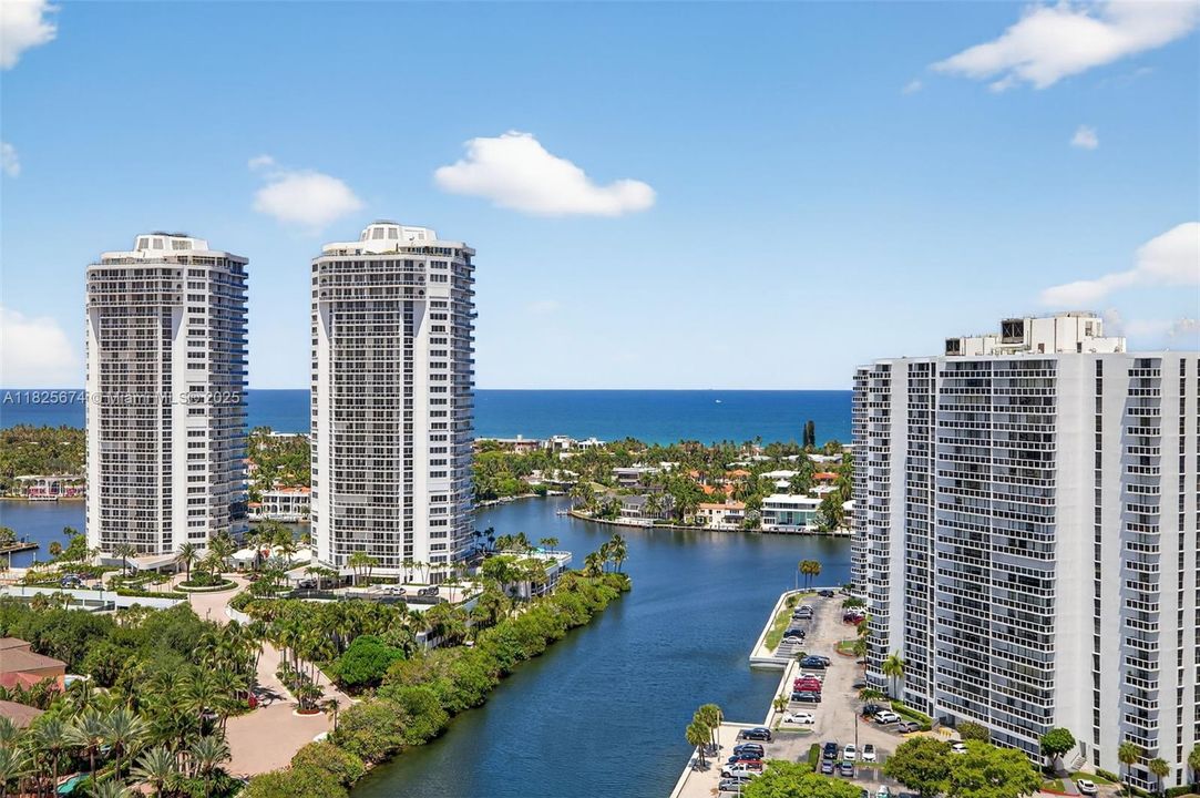 Recently Sold: $335,000 (2 beds, 2 baths, 1068 Square Feet)