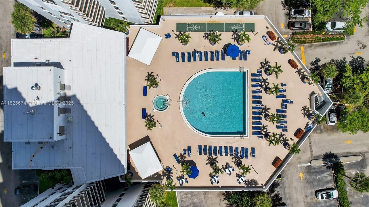 Recently Sold: $335,000 (2 beds, 2 baths, 1068 Square Feet)