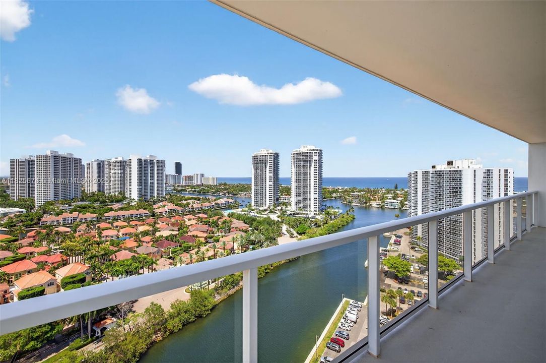 Stunning water views from the 22nd floor in the heart of Aventura! from the rigth Sunny Isles!
