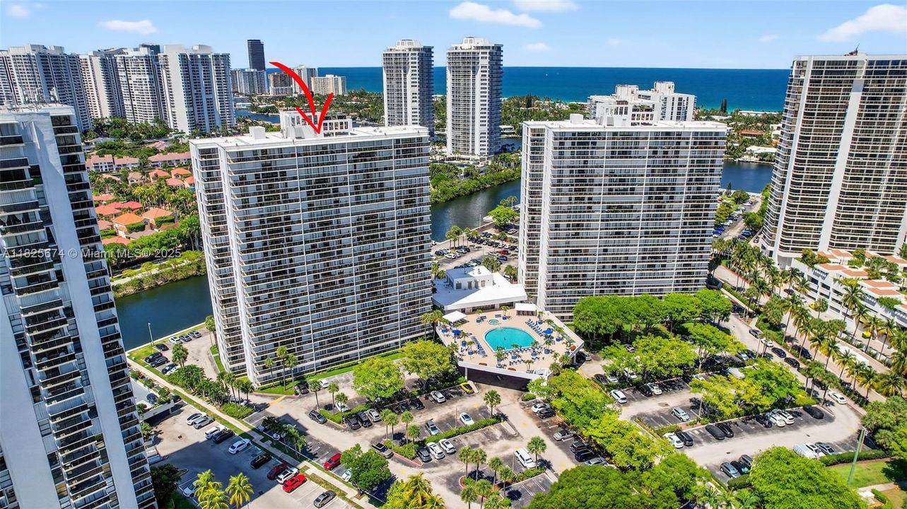 Recently Sold: $335,000 (2 beds, 2 baths, 1068 Square Feet)