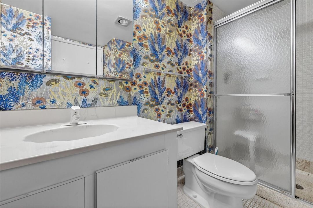 Recently Sold: $335,000 (2 beds, 2 baths, 1068 Square Feet)