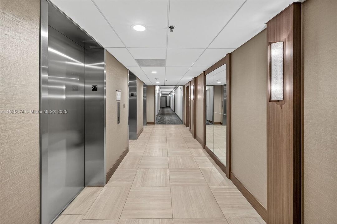 Recently Sold: $335,000 (2 beds, 2 baths, 1068 Square Feet)