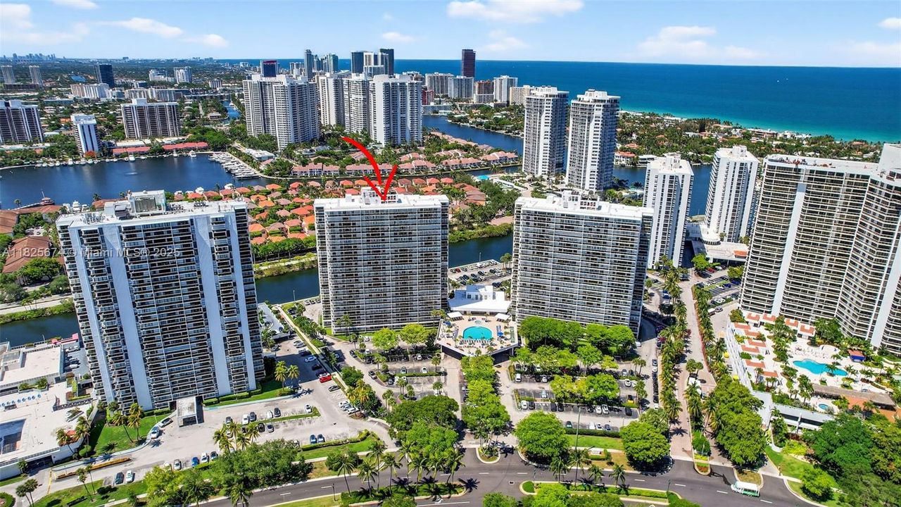 Recently Sold: $335,000 (2 beds, 2 baths, 1068 Square Feet)