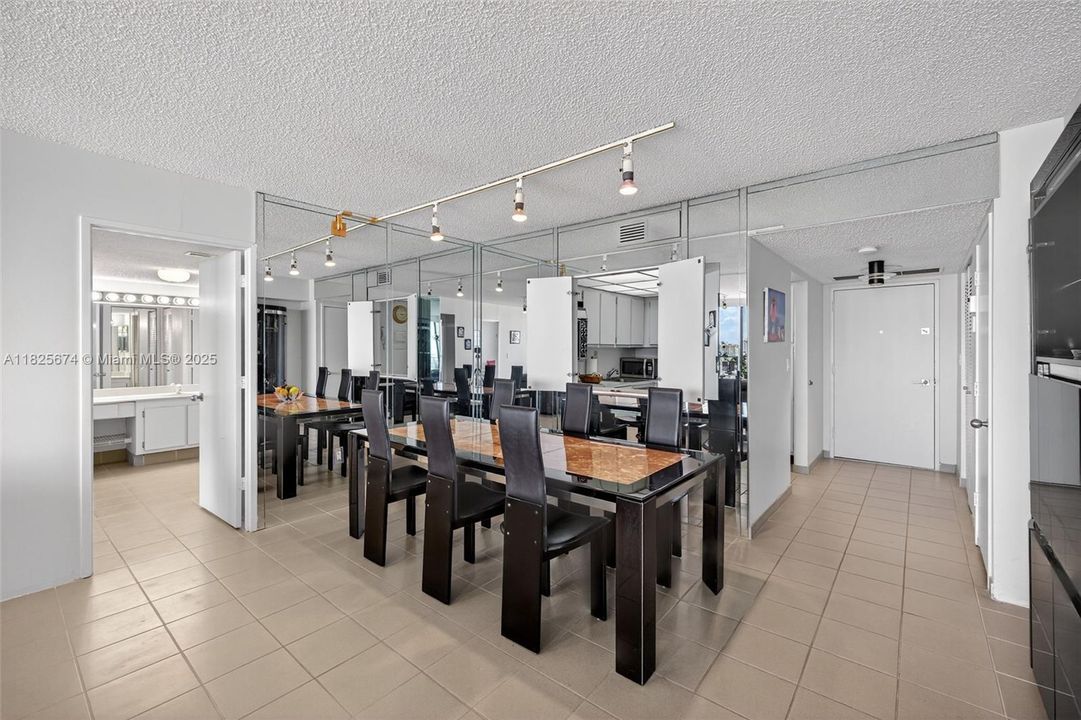 Recently Sold: $335,000 (2 beds, 2 baths, 1068 Square Feet)