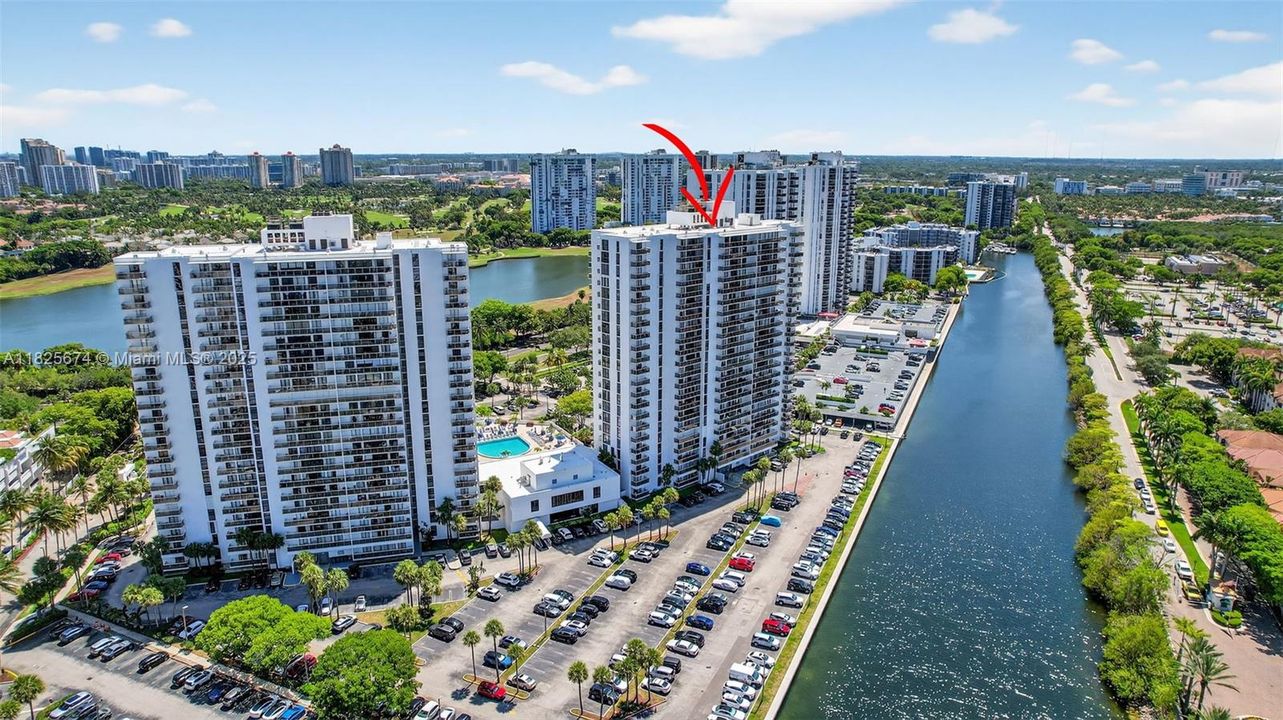 Recently Sold: $335,000 (2 beds, 2 baths, 1068 Square Feet)