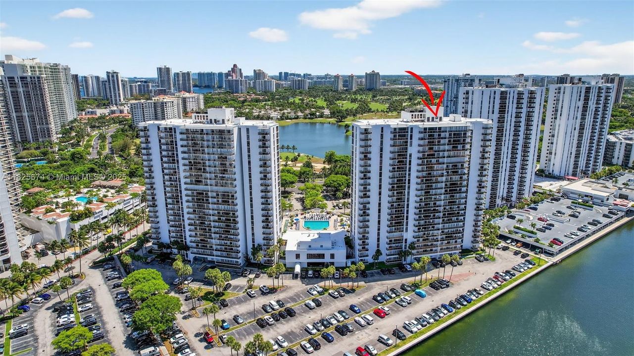 Recently Sold: $335,000 (2 beds, 2 baths, 1068 Square Feet)